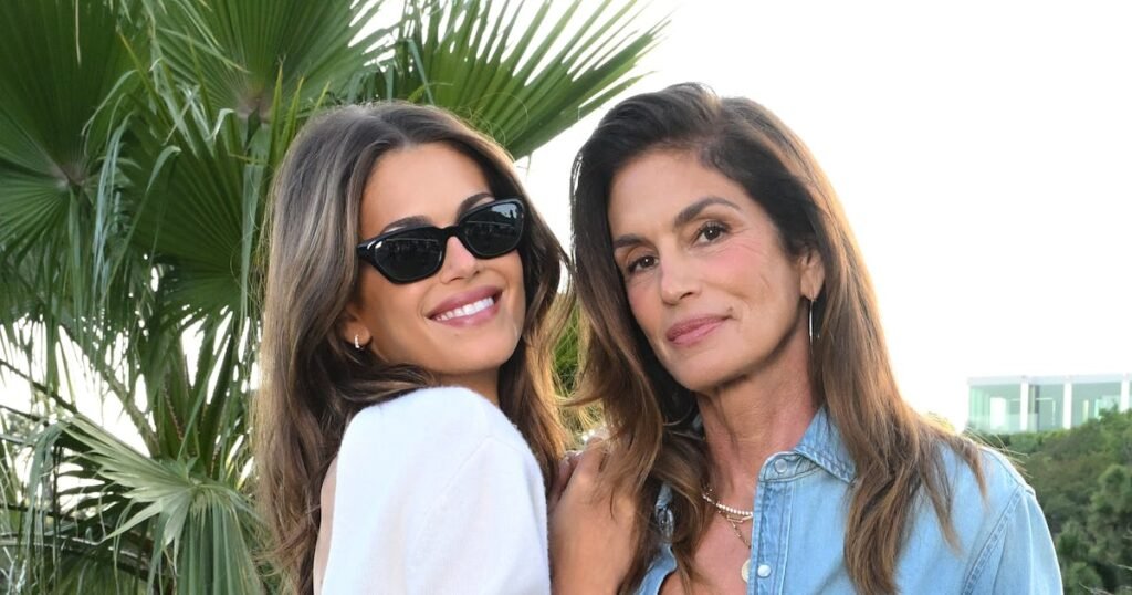 Kaia Gerber & Cindy Crawford Just Wore Matching Blowouts