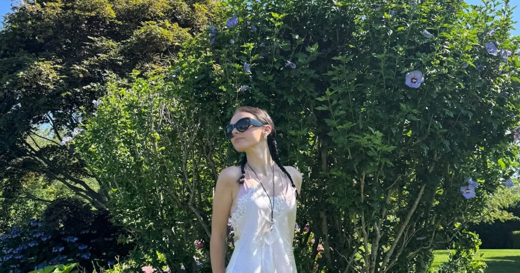 Linen Pants Are This Summer’s Fashion Girl Staple