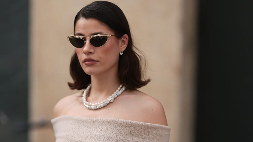 The Baroque Pearl Necklace Is 2026’s Perfectly Imperfect Jewelry Trend