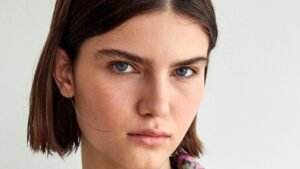 The Best Eye Makeup For Blue Eyes, According To Makeup Artists