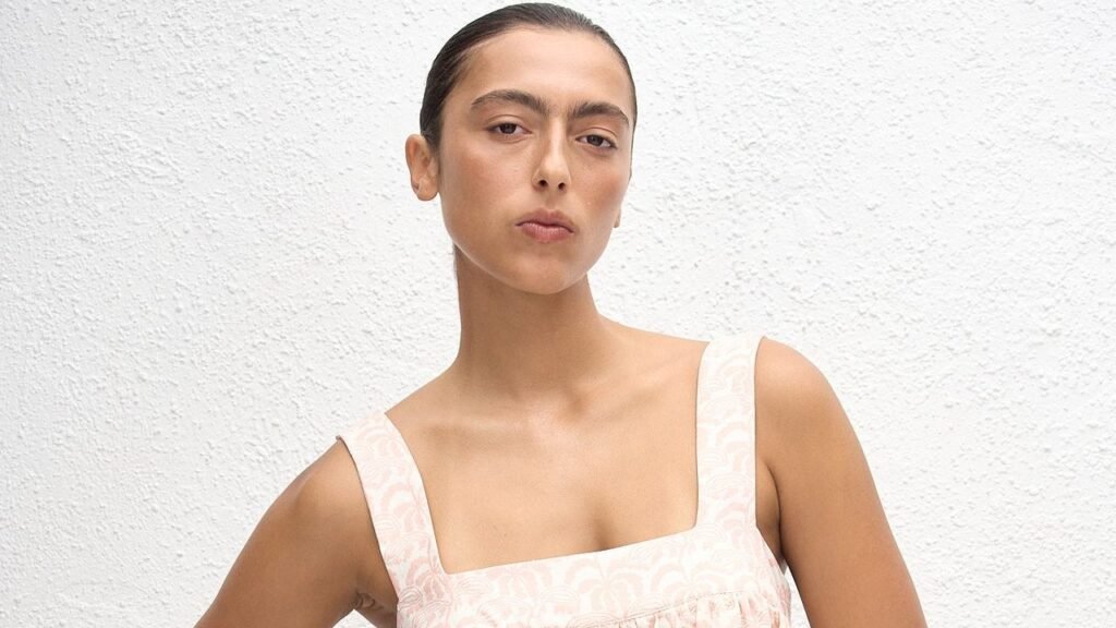 The Best Linen Dresses to Wear All Summer Long The Best Linen Dresses to Wear All Summer Long