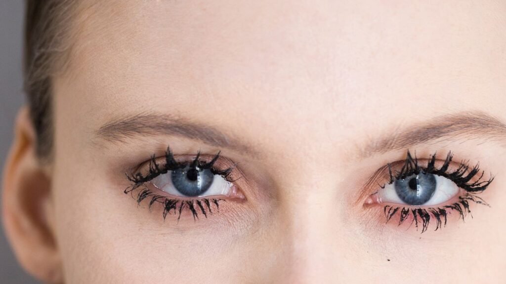 Try the Romantic Wet Lash Look This Summer