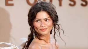 Zendaya’s Makeup Artist Reveals How to Recreate Her Viral ‘Sunkissed Makeup’ Look Zendaya’s Makeup Artist Reveals How to Recreate Her Viral ‘Sunkissed Makeup’ Look
