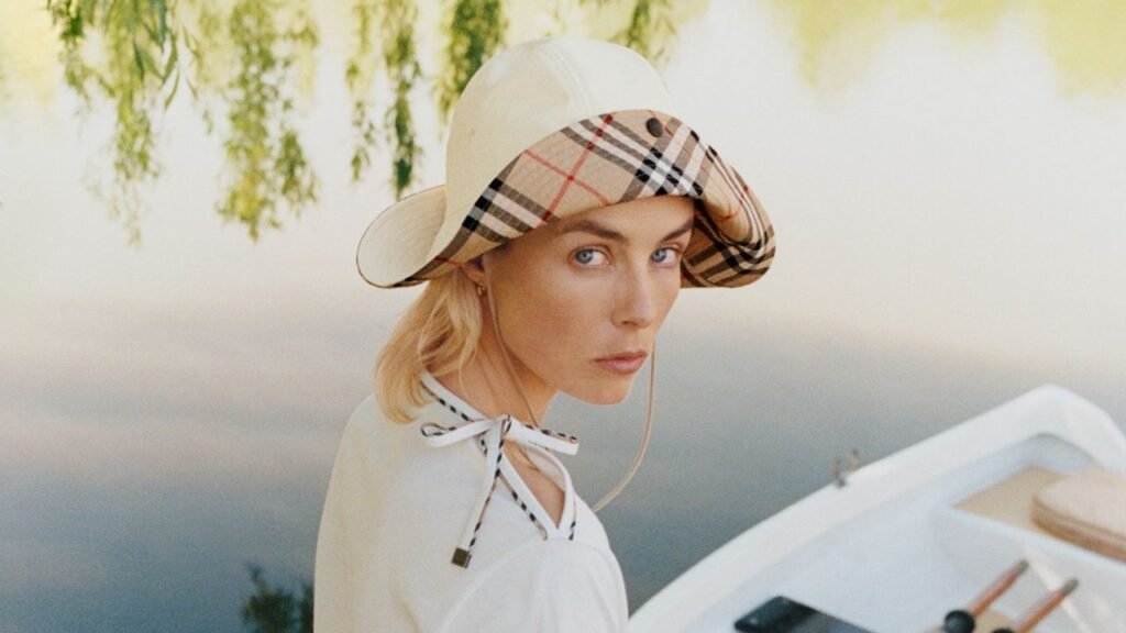 4 Stylish Summer Looks for Exploring Beyond the Beach 4 Stylish Summer Looks for Exploring Beyond the Beach