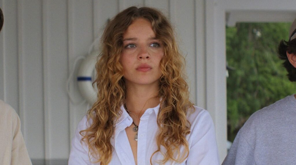 Exactly How To Get The Sterling Point Curly Shag, According to Bo Bragason’s Hairstylists