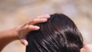 For Mirror Shine, Wash Your Hair the Chinese Way