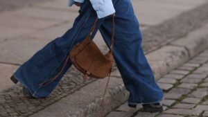 Here’s What Shoes to Wear With Wide-Leg Jeans, According to Fashion Pros