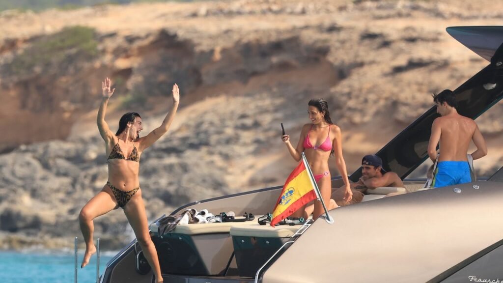 I, Too, Would Like to Vacation With the Lipas I, Too, Would Like to Vacation With the Lipas