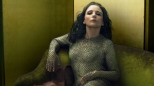 Inside Julia Louis-Dreyfus’s Grand Broadway Debut