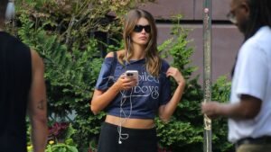 Kaia Gerber Steps Out in a IYKYK Fashion Tee Kaia Gerber Steps Out in a IYKYK Fashion Tee