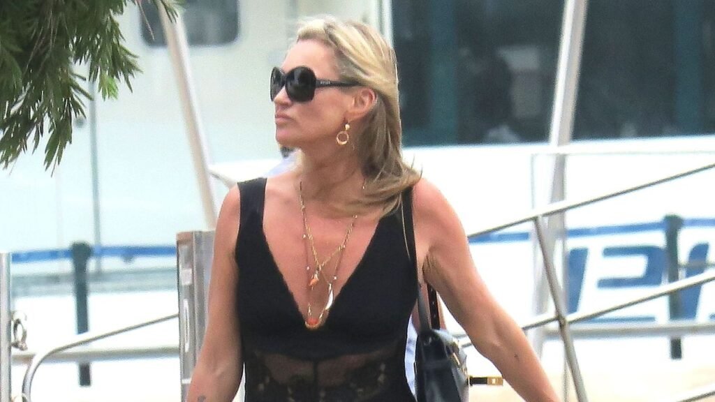Kate Moss Carries a Birkin Bag the Way It Was Intended