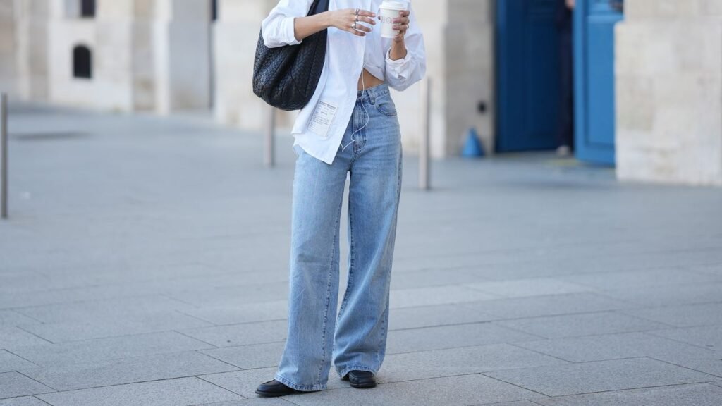 Loafers and Mom Jeans Are the Ideal Summer-to-Fall Outfit Formula Loafers and Mom Jeans Are the Ideal Summer-to-Fall Outfit Formula