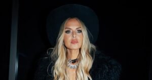 Rachel Zoe’s Fall Beauty Routine Is The Definition Of Laid-Back Luxury
