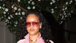 Rihanna Runs It Back in a 2000s-era Rihanna Staple Rihanna Runs It Back in a 2000s-era Rihanna Staple