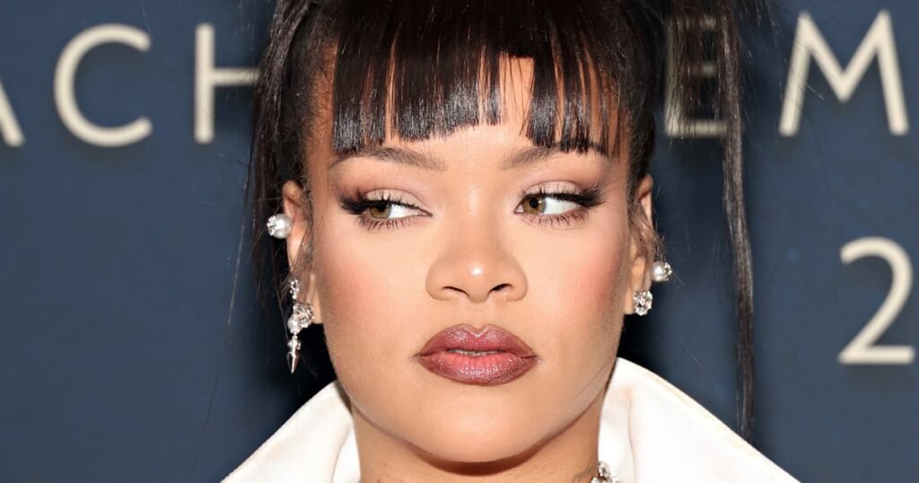 Rihanna’s Red Summer Nails Are The Perfect End-Of-Season Look
