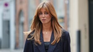 The Love-Layers Haircut Is the Sweetest Way to Change Up Your Look This Fall