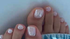 The ‘Powder Pedicure’ Is the Prettiest Nail Trend to Try Before Summer Ends