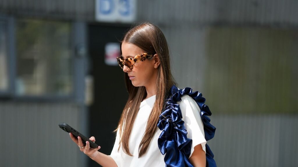 8 Unexpected Colors That Go With Navy Blue