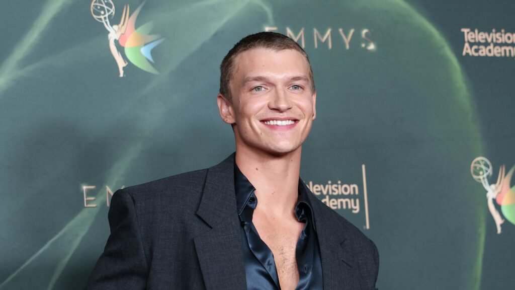 Connor Storrie Officially Debuts His Buzzcut at the 2026 Creative Arts Emmys Connor Storrie Officially Debuts His Buzzcut at the 2026 Creative Arts Emmys
