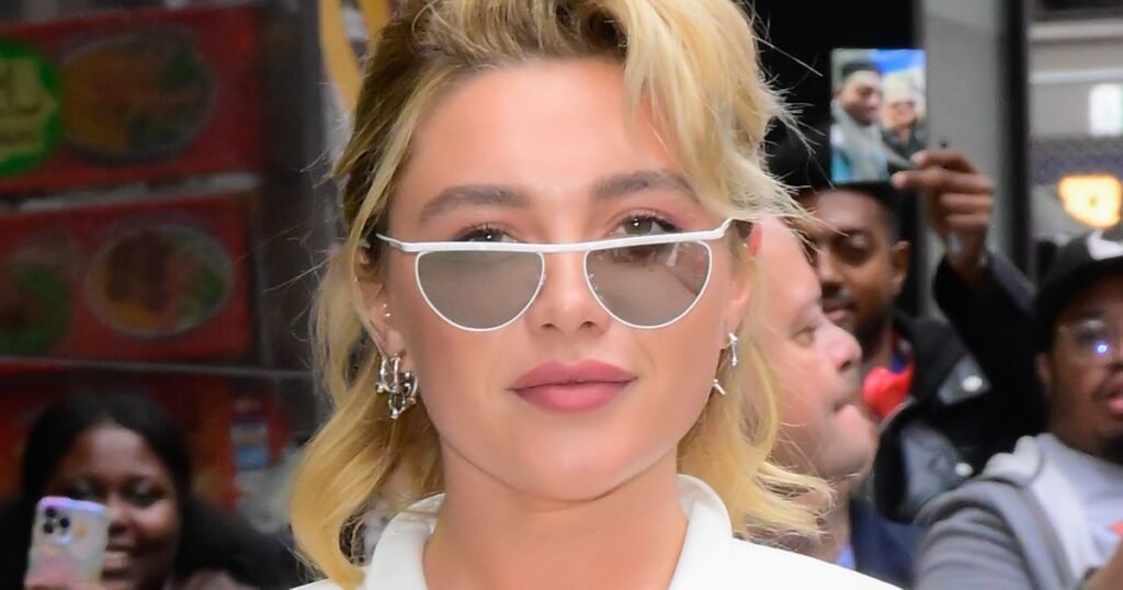 Florence Pugh’s Rosy-Brown Lipstick Is Giving 2016 Greige