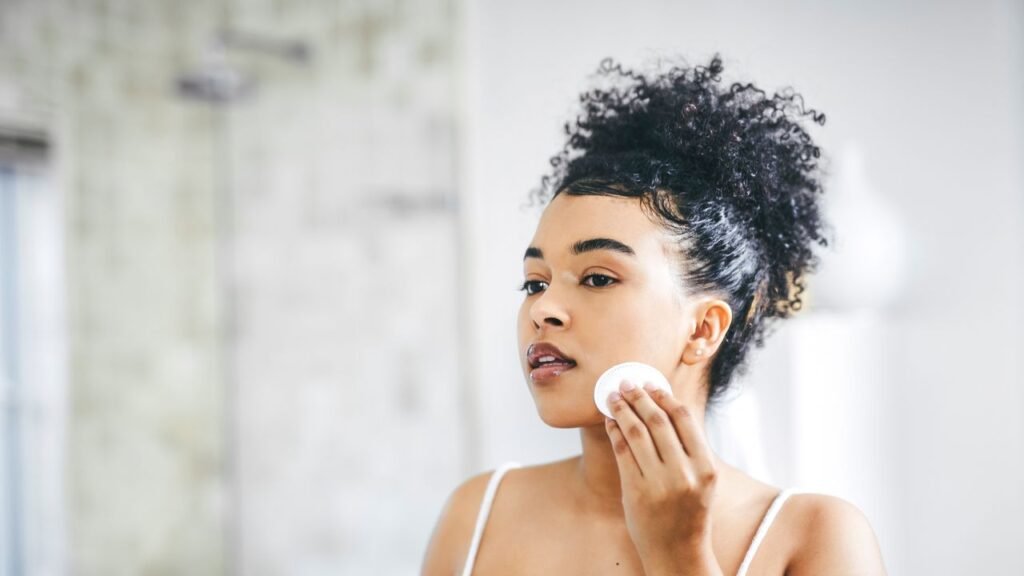 How to Remove Makeup Correctly, According to Dermatologists