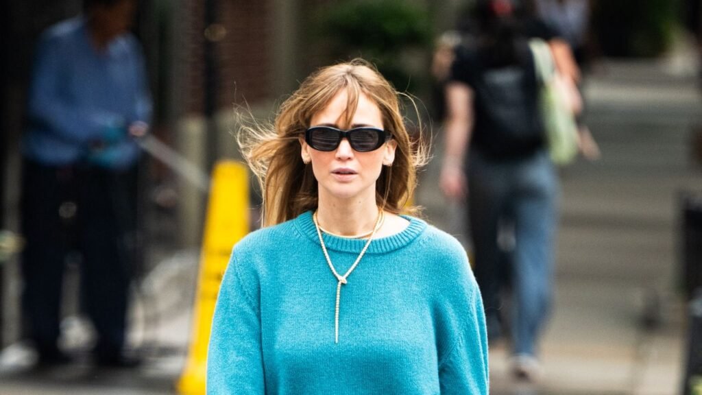 Jennifer Lawrence Nails the Transeasonal Style Formula