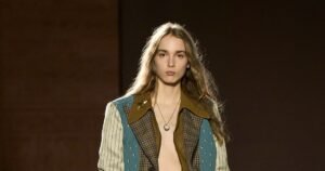 Kisslock Bags Are Fall’s Most Sophisticated Accessory Trend Kisslock Bags Are Fall’s Most Sophisticated Accessory Trend