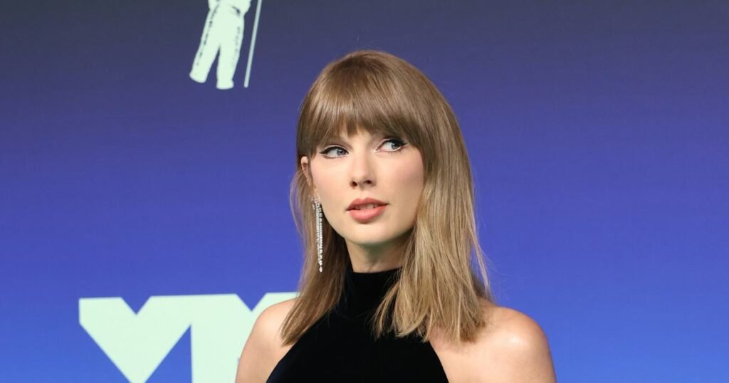 Taylor Swift’s 2026 MTV VMAs Look Was Covered In Diamonds From Head-To-Toe