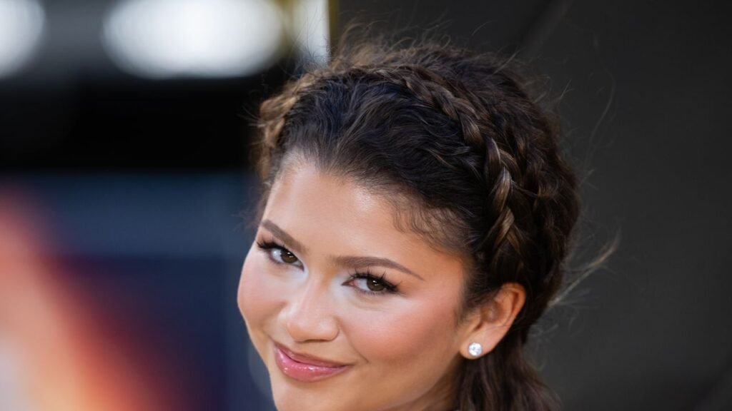 Zendaya Makes a Dramatic Return to the Pixie Cut Zendaya Makes a Dramatic Return to the Pixie Cut
