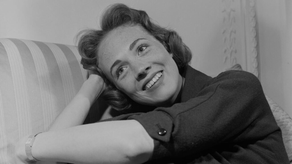 27 Enchanting Old Photos of a Young Julie Andrews