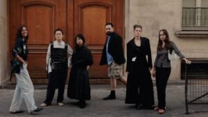 “A Bunch of Designers” Bows in Paris “A Bunch of Designers” Bows in Paris