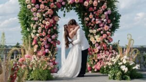 A Classic Newport, Rhode Island Wedding With Tennis-Inspired Details and a Performance by Norah Jones