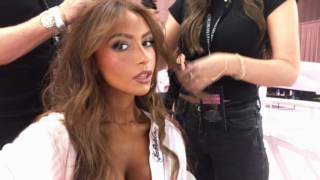 How Gabriela Moura Got Ready for the Victoria’s Secret Fashion Show How Gabriela Moura Got Ready for the Victoria’s Secret Fashion Show