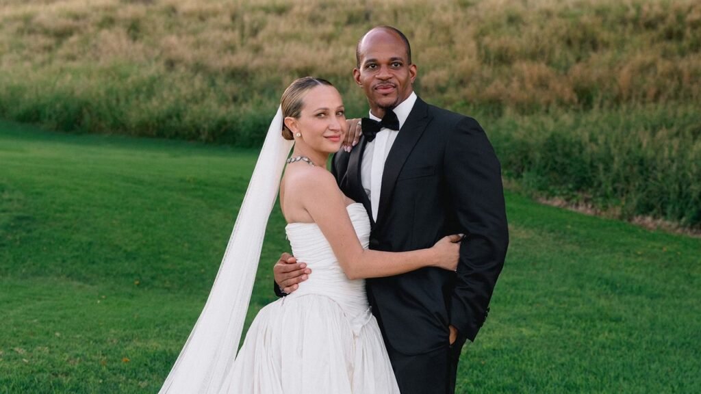 Inside Jennifer Meyer and Geoffrey Ogunlesi’s Romantic Beachside Wedding in Hawaii