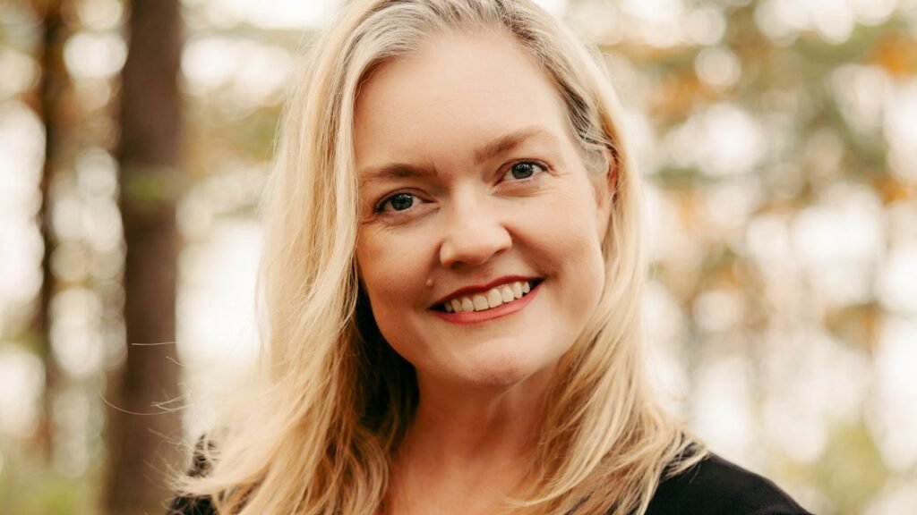 Required Reading: 6 Books That Changed Colleen Hoover’s Life
