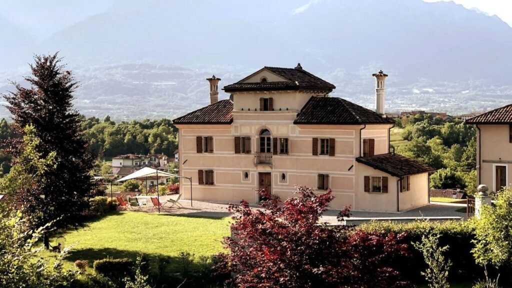 The 10 Best Airbnbs in the Dolomites for Your Cozy Alpine Vacation